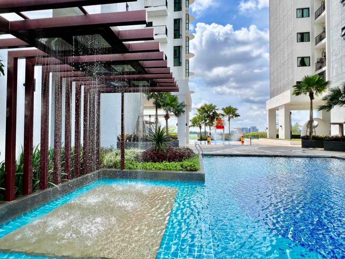Royale Cottage Midvalley Netflix Pools 4 Pax Джохор-Бару Экстерьер фото